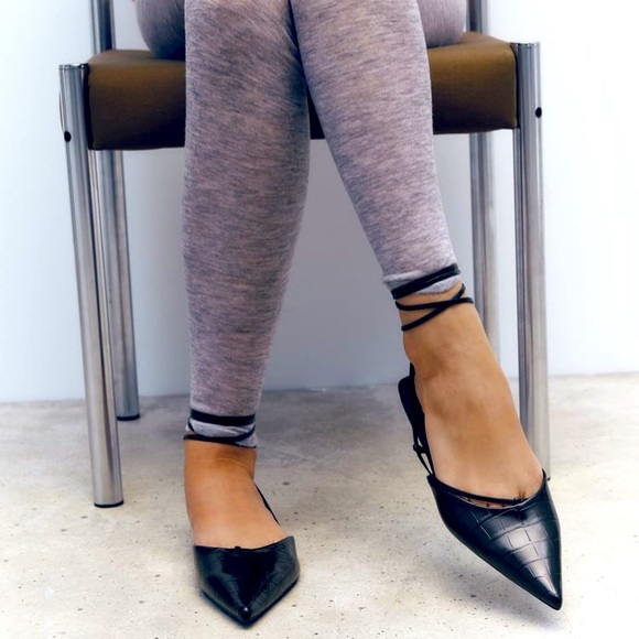 NWT Zara black embossed pointed toe flats with ankle laces size 6 - Picture 3 of 11